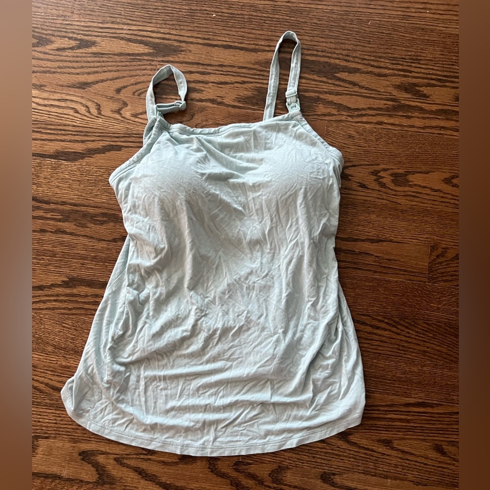 Kindred Bravely nursing tank size medium